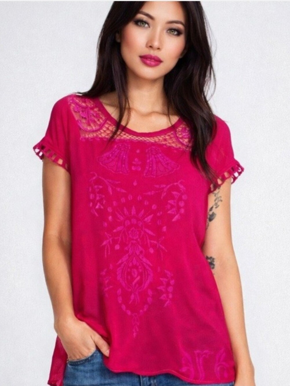 Johnny was embroidered Melrose pink floral Tunic Size S